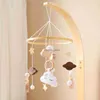 Baby Cribs Rattle Toy 0-12 Månader Wood Baby Nyfödd musiklåda Bell Hängande leksaker Holder Bracket Spädbarn Crib Toy Artikel HKD230817