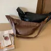 Moda Hobo Bolsa de bolinho de bolinho preto Bolsa de crossbody feminino 2023 New Croissant Bag Vintage Premium Sense Saco de cintura Bolsa de ombro casual HKD230817