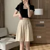 Pantalones cortos de mujeres de estilo coreano para mujeres a la moda de dos buttones de doble cintura hasta la rodilla hasta la rodilla Mujer 2023 pierna ancha de verano