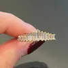 Pierścienie opaski Huitan proste stylowe geometryczne sześcienne cyrkonia pierścień złoty kolor znakomity dziewcząt akcesoria palców
