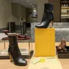 Botas de tobillo de moda Zapatos de diseñador famosos Correa de hebilla a través de tacones altos galvanizados ahuecados Botas clásicas de piel de vaca con punta redonda para mujer con caja 35-42