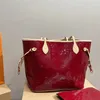 Luxurys Designer Totes Sacs Sacs à main en cuir verni Femmes Lady Sacs fourre-tout à l'épaule Fleur en relief Mode Sac à provisions Titulaire de la carte Cross Body Portefeuille DHgate Sac