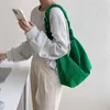 Hobo Spring и Summer New Bag Женская сумка Simple Messenger Bag с большой емкостью для досуга. Плиссированная нейлоновая сумка HKD230817