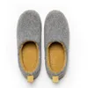 Zimowe buty domowe dla mężczyzn i kobiet w domu drewniana drewniana podłoga przeciwpoślizgowa pluszowe ciepłe bawełniane kapcie mokasyny