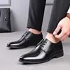 Sapatos de vestido Sapatos de couro respirável masculino Black de couro macio de fundo macia e outono Man's Business Formal Wear Sapatos Casuais 230816