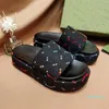 Lüks Slipper Ladies Platform Velvet Basılı Yazı İşlemeli Çift Sandalet Tasarımcısı Moda Plaj Terlikleri