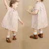 Robes d'été pour petites filles, couleur unie, en coton et lin, col brodé, manches courtes, vêtements pour enfants, nouvelle collection