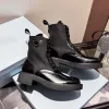 Botas de diseñador Botas de lujo Zapatos Martin Estilo clásico Charol mate Triángulo invertido Botas de piel de becerro de marca Variedad Negro Beige Blanco Tallas 35-41