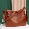 Bolso de mensajero de cuero de Luxury Luxury PU Vintage Bolso a mano grande Bolsos de mano de Hobo Hobo Simple Hobo Femenino HKD230817