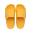 SLIPPER Spot Home Solide kleur Dikke Soles Slippers Paar mode niet-slip badkamerstraat trend slippers R230816