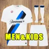 Hommes Enfants Inter Lukaku Soccer Jerseys 23 24 Barella Vidal Lautaro Eriksen Alexis Dzeko Correa Uniformes Chemises de football 2023 2024 Milan manches courtes à domicile Kit complet