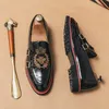 Kleiderschuhe Herren-Herren-Kleidungsschuhe bequeme Luxus-Stickereien Italienische Stil-Gelegenheitsschuhe großer Größe 38-48 230816