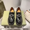 Lüks Kadınlar Sıradan Ayakkabı Platformları Leathers Loafer birbirine Kalan G- Deri Platform Loafers Retro Kayışlar Üzerinde Kayışlar Lugged Kauçuk Tablolar Toe Toe 35-40Box