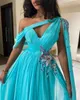 La nouvelle soirée Blue One épaule habille une ligne en mousseline perlée de célébrité robe pliage Cap Cape Abendleider Vestidos de Noche