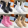 Bottes de designer monolithe bottines Martin Boots de qualité supérieure Derme Femmes Outdoor Eat Bottom plateforme chaussures 35-41