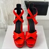 Ava Satin Platform Sandals Block Teli 13,5 cm di punta quadrata Designe di lusso da donna in pelle Sole di alta qualità da sera di scarpe da damigella d'onore dimensioni 35-42