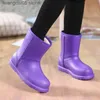 Buty kobiety śniegowe kobiety ciepłe pluszowe buty kostki przeciw wsuwki wodoodporne kobiety krótkie buty lekkie zimowe buty Botas T230817