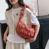 Hobo Small Embroider Women's Bag Crossbodyバッグ