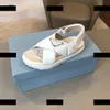 chaussures pour enfants Designer de produits d'été Sandales pour enfants Décoration de logo géométrique Chaussons Boîte Emballage Taille pour enfants 26-35