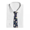 Bow Ties Daisy's On Navy Scharties Unisex Fashion Polyester 8 cm Neck de flores de flores estrechas para hombres Clasplay de cospla de ropa para hombres.