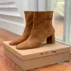 Botas de salto de bota Botas de sapatos femininos Bombas de couro Designer Dermal Sole 35-41 Boots