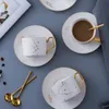 Mokken Wourmth 12 Constellations Coffee Cup Saucer Wit en Gold Bone China Porseleinen theekopjes met roestvrijstalen lepel Zodiac Cup 230818