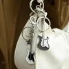 Keychains pareja guitarra llave cadena de metal llavero lindo y2k negro musical musical anillo colgante de color plateado para hombre regalo de fiesta para mujeres