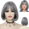 Perruques synthétiques gnimegil synthétiques courts courts bob avec une frange pour les femmes gris raies coiffure grand-mère vieille dame wigs cosplay Halloween costume hkd230818