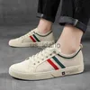 Scarpe da vestito uomini casual sneaker quotidiani moca