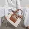 Totes MEDIOW Sac fourre-tout pour les femmes Designer de luxe Sac à main et sac sous les bras 2022 Nouvelle toile de style britannique avec sacs à bandoulière en cuir PU HKD230818