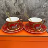 Mokken Golden Horse Coffee Cup Vintage ontwerpen Porseleinen theeset Bot China Cups en schotels met lepel keramische drinkware 230817