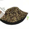 Boinas 2023 Cotton Four Seasons Leopard Print Bucket Hat Hat Fisherman Capinho de viagem ao ar livre para homens e mulheres 113