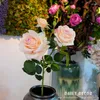 Kwiaty dekoracyjne Wysoka symulacja prawdziwa dotyk 3 głowy silikonowe sztuczna róży róży nawilżająca ręka Feel LaTex Roses Bunch 12 szt.