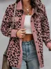 Jackets femininas jaqueta estampa de leopardo mulheres outono de inverno de manga longa casaca de veludo casual feminino solto solto de bolso de tamanho grande fora de tamanho 230818