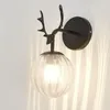 Wandlamp retro gewei glazen bal voor achtergrond gang gang