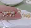 Kolczyki do stadningu naturalny słodkowodny perłowy błyszczący kryształowy bownot 14 -krotny złoto wypełnione damami biżuteria na prezenty dla kobiet