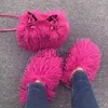 スリッパカスタム Pantuflas デ Peluches Zapatillas ふわふわぬいぐるみモンゴル毛皮スライドスリッパ女性のためのマッチングリアルファーバッグ J230818