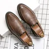 Klänningskor klassisk män bekväm slip på brittiska stil skor manliga läderskor män bröllop klänning loafers mens lättvikt 230817