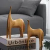 Decoratieve objecten Figurines Modern Home Decor Samenvatting Horse Statue Simple Living Room Animal Sculpture Office Desk Accessoires Resin Ornament Gift 230817