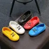 Sneakers Baby Boys Leather Shoes Children Loafers Slipon Soft Leather Kids Flats Fashion Letter Design Candy For Toddlers Big Boys J230818