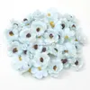 Guirnaldas de flores decorativas Multicolor 3 cm Cabeza de flor de jazmín Mini margarita artificial para la boda Decoración del hogar Guirnalda de Navidad Scrapbooking Craft HKD230818