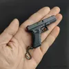 Articles de nouveauté Nouveaux Multitypes Anti-Stress Toys Pistol Gun Keychain Miniature Model 92F Cadeaux d'anniversaire R230818