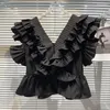 Kvinnors blusar Absgd 2023 mode ruched ruffles veckade v-ringningsdesigner blus fast färg ärmlös smal korta toppar kvinna