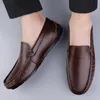 Chaussures habillées en cuir authentique Chaussures décontractées Brands de luxe Locs pour hommes Moccasins Slip respirant sur les chaussures de conduite italienne Chaussure Homme 230817