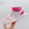 Designer schoenen voor kinderen J1 High-Top Children's Sneakers Lace-Free Joe 1 First-Layer Cowhide Comfortabele studentensportschoenen