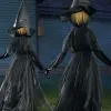 ハロウィーンのライトアップ魔女魔女の魔女ハロウィーンの装飾屋外の手を握る叫び声