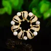 Broscher eleganta naturliga sötvatten pärla rund uthålade geometriska stift högkvalitativa modestift tillbehör kvinnlig