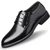 Kleiderschuhe Misalwa Frühlings- / Sommer Hollow Classic Derby Herren -Kleiderschuhe atmungsaktives Bitty Oversized 47 48 49 Casual Business Anzugschuhe 230817