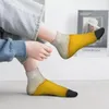 Chaussettes masculines drôle de bière de design robe hommes femmes