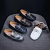 Sneakers luxe kinderloafers voor babyjongens meisjes schoenen mocassins zachte kinderen flats casual boot kinder bruiloft echte lederen schoenen j230818